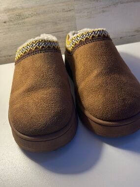 Kids Cozy Brown Suede Slip-On Slippers with Sherpa Trim